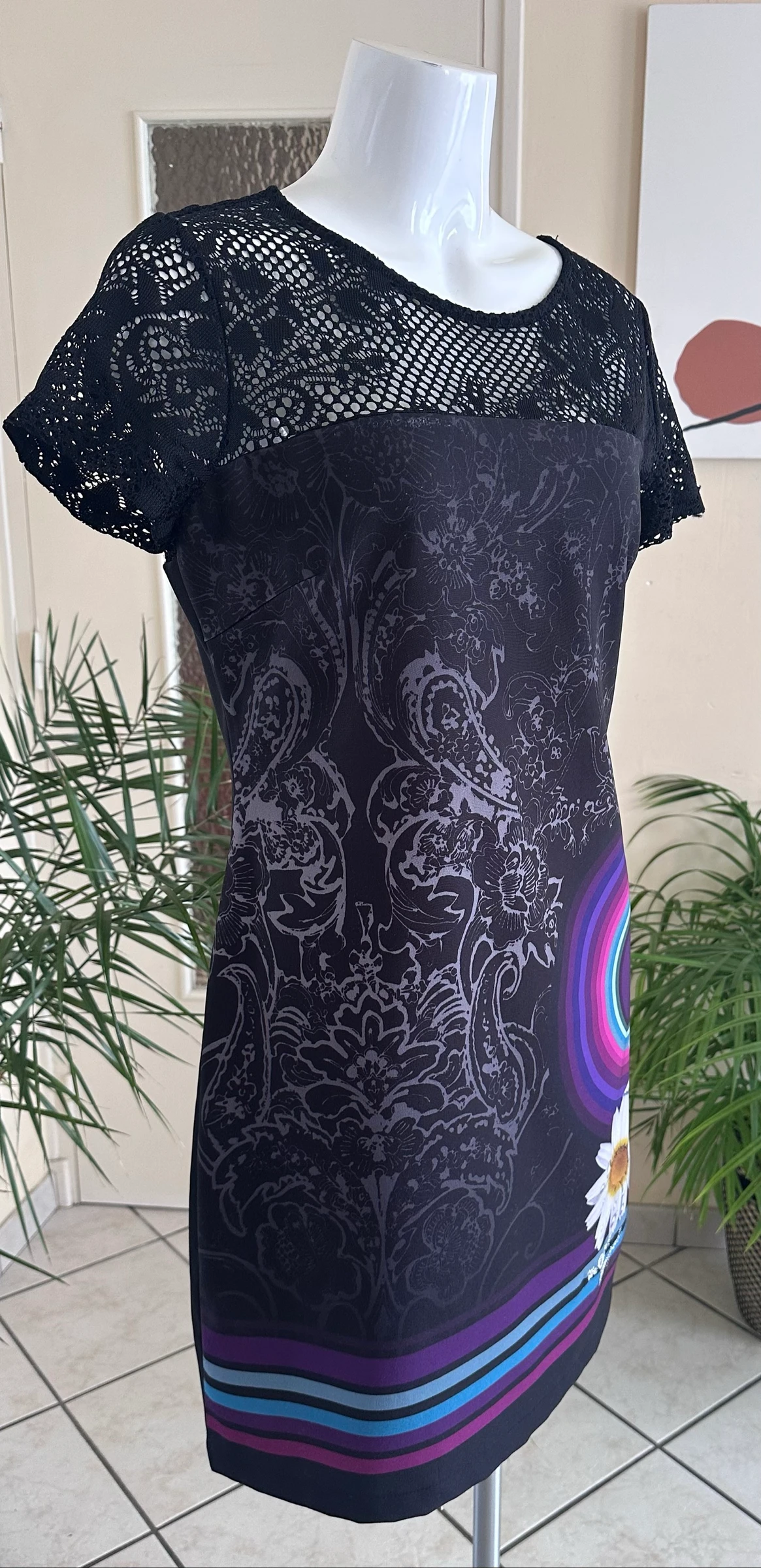 Robe Gráfica Nova Desigual – Modelo Forrado – Tamanho 42 – Nunca Usada – photo 2